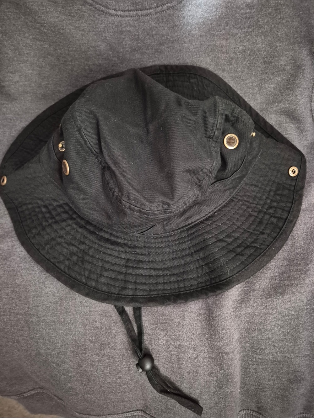 Source Unknown Black Men's Bucket Hat with Chin Cord